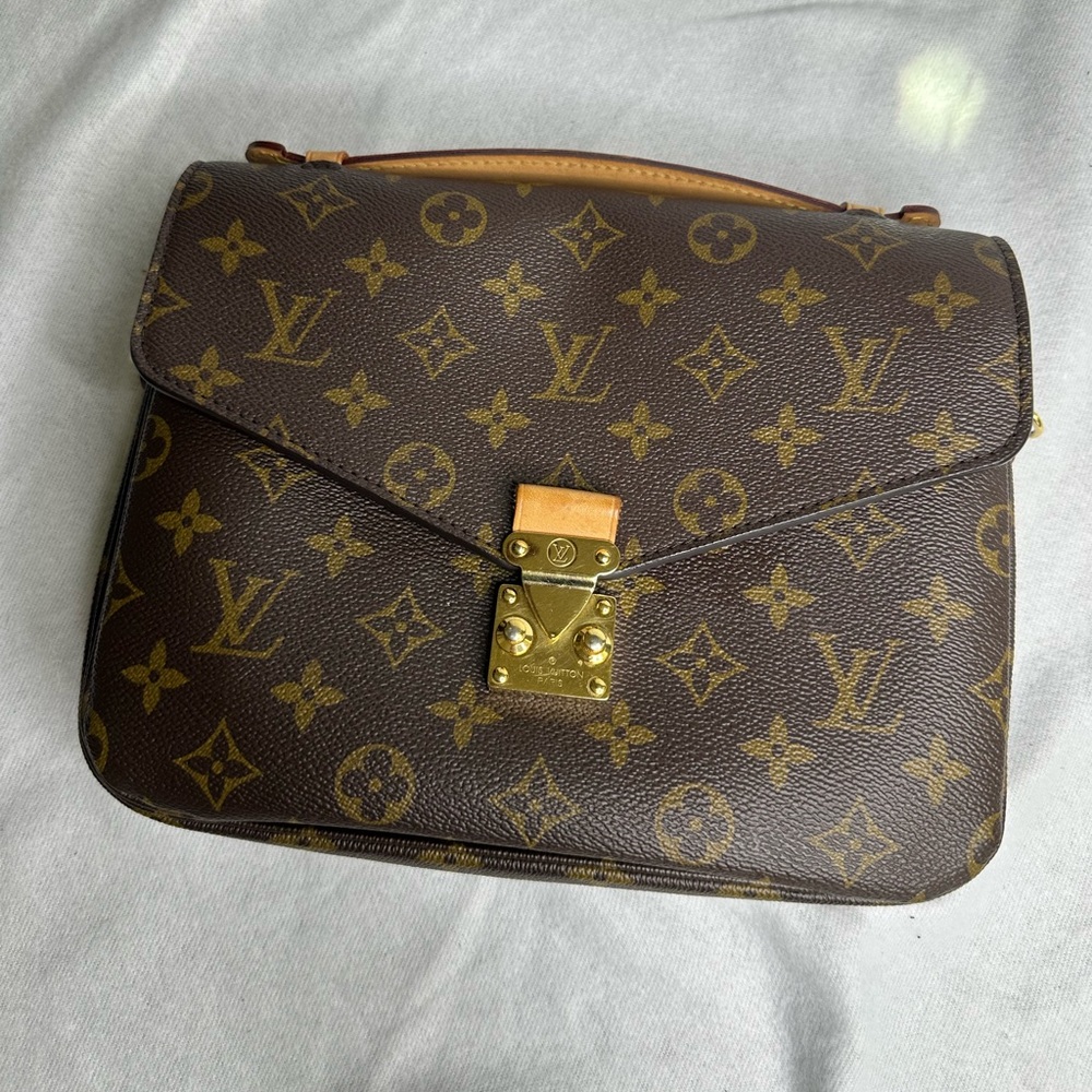 Louis Vuitton Pochette Métis